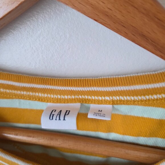EUC GAP STRIPED YELLOW WHITE CREW NECK LONGSLEEVES COTTON TOP SIZE MEDIUM - Picture 11 of 14
